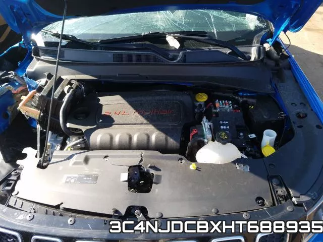 3C4NJDCBXHT688935_7.webp
