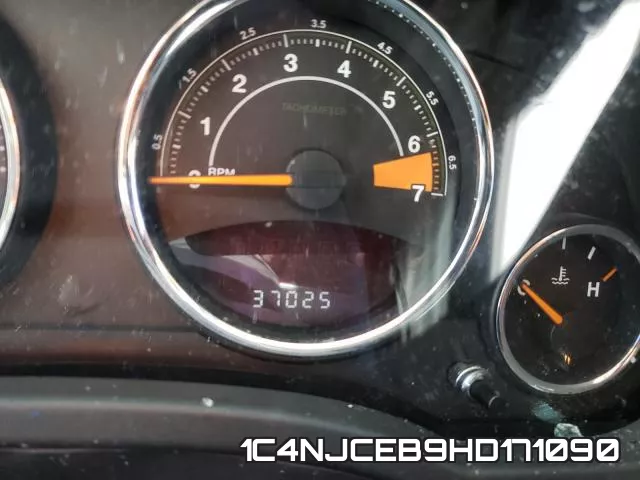 1C4NJCEB9HD171090_8.webp