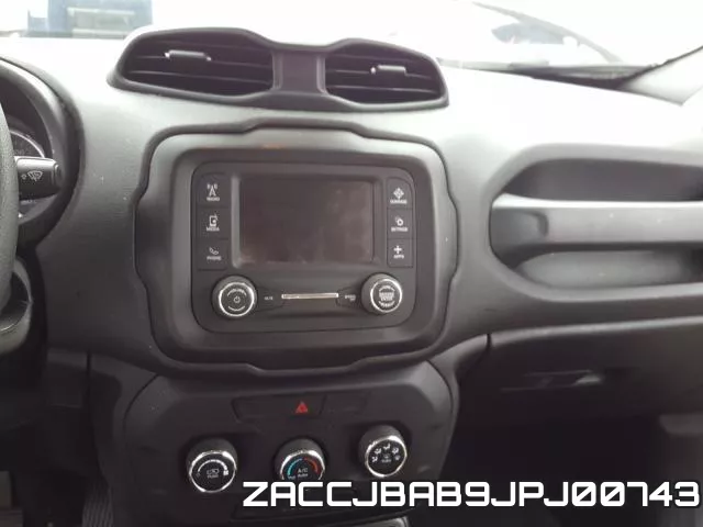 ZACCJBAB9JPJ00743_9.webp