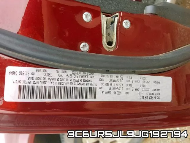 3C6UR5JL9JG192794_10.webp