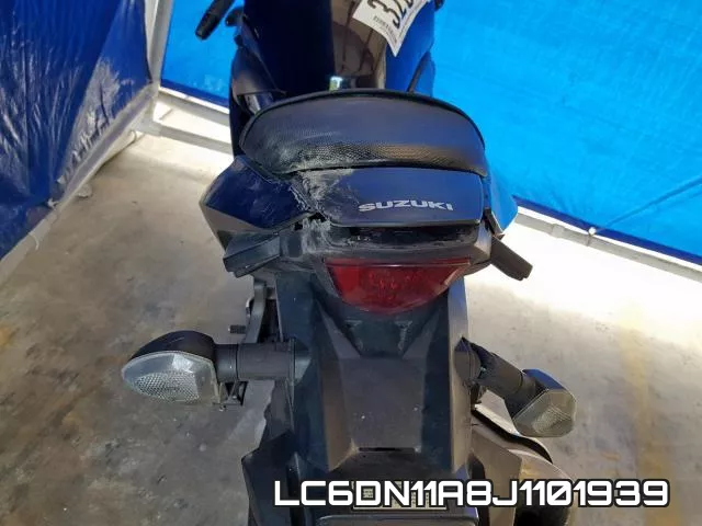 LC6DN11A8J1101939_10.webp