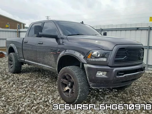3C6UR5FL6HG670978_1.webp