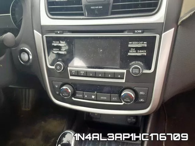 1N4AL3AP1HC176709_9.webp