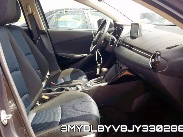 3MYDLBYV8JY330286_5.webp