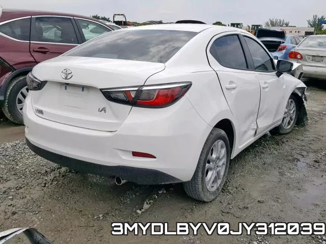 3MYDLBYV0JY312039_4.webp