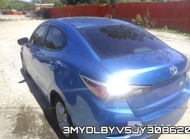 3MYDLBYV5JY308620_3.webp