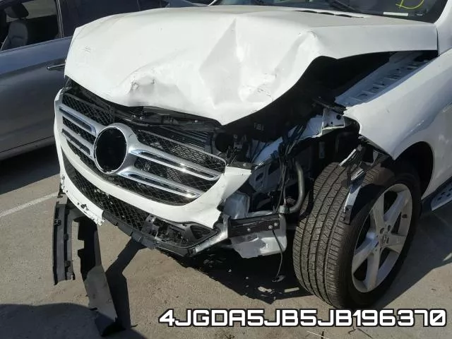 4JGDA5JB5JB196370_9.webp