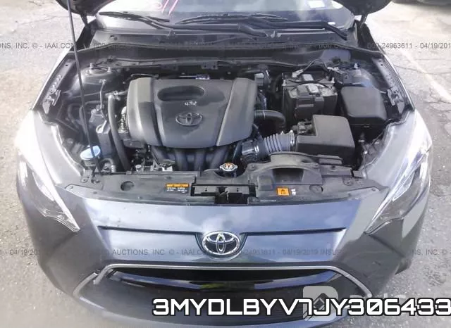 3MYDLBYV7JY306433_10.webp