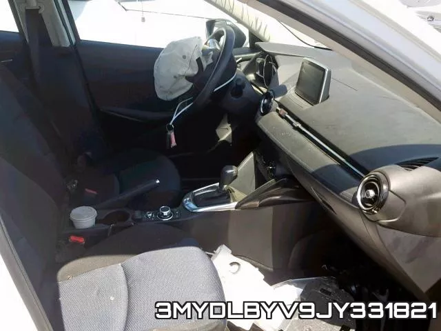 3MYDLBYV9JY331821_5.webp