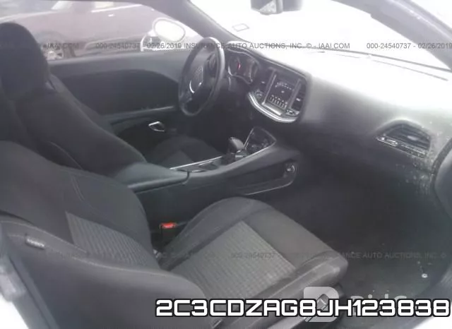 2C3CDZAG8JH123838_5.webp