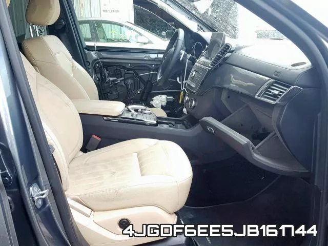 4JGDF6EE5JB161744_5.webp