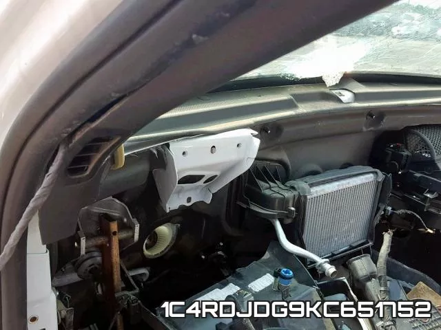 1C4RDJDG9KC651752_8.webp