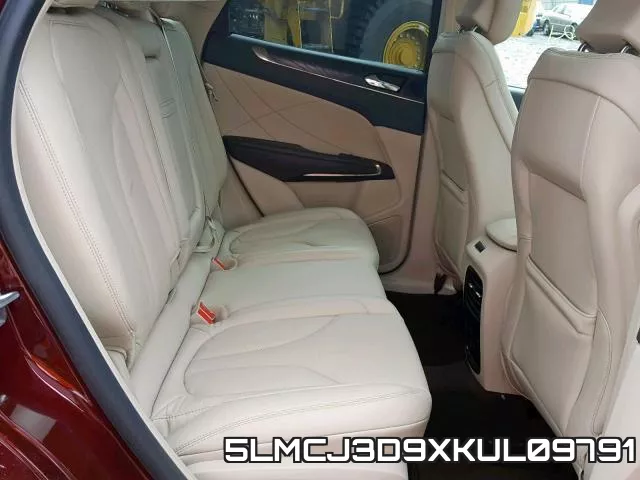 5LMCJ3D9XKUL09791_6.webp