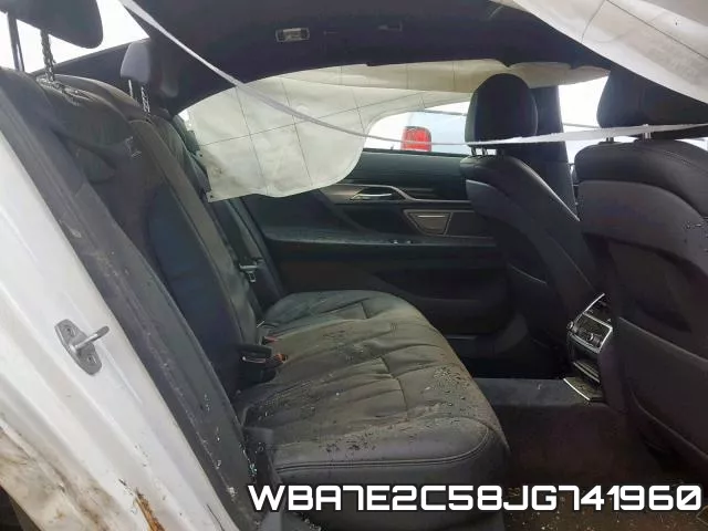WBA7E2C58JG741960_6.webp