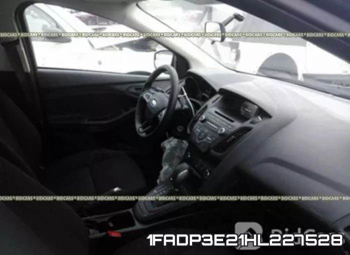 1FADP3E21HL227528_5.webp