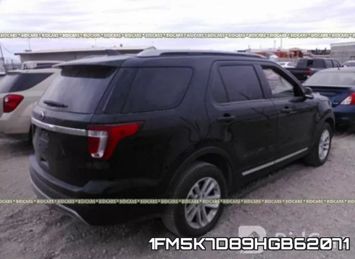 1FM5K7D89HGB62071_4.webp