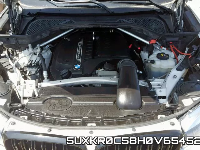 5UXKR0C58H0V65452_7.webp