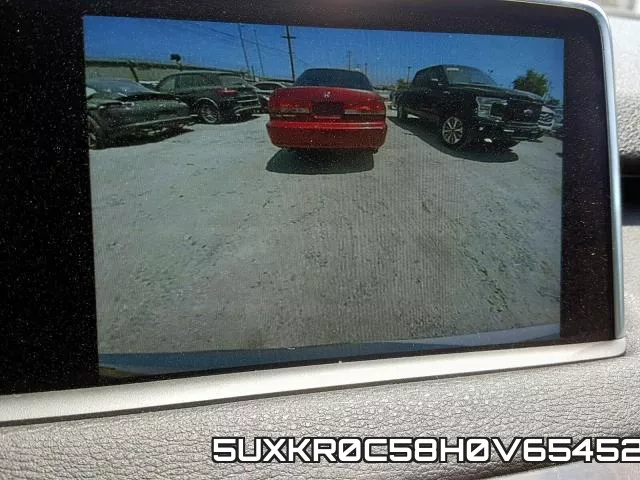 5UXKR0C58H0V65452_9.webp