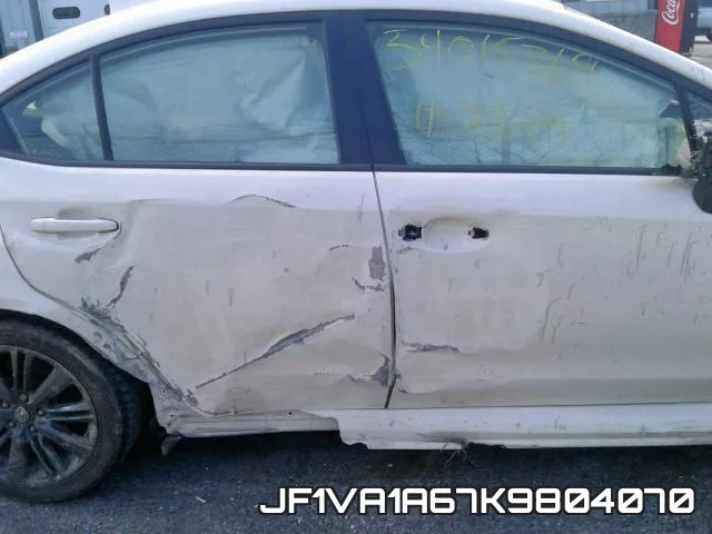 JF1VA1A67K9804070_9.webp
