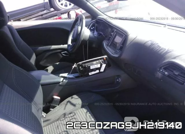 2C3CDZAG9JH219140_5.webp