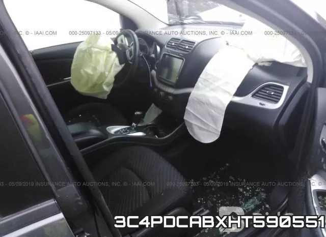 3C4PDCABXHT590551_5.webp