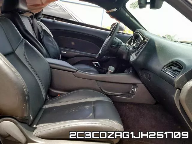 2C3CDZAG1JH251709_5.webp