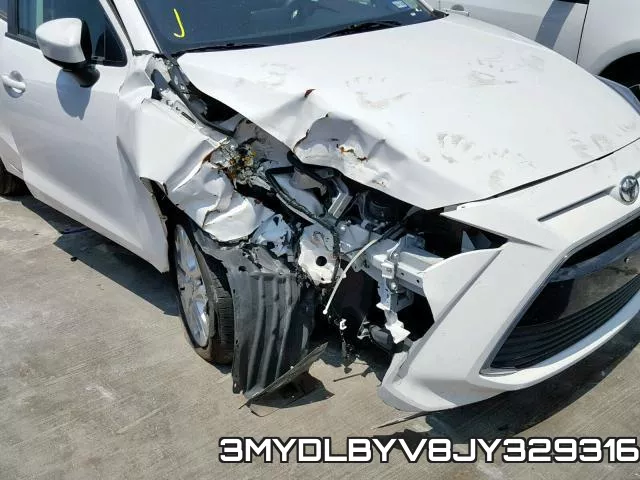 3MYDLBYV8JY329316_9.webp