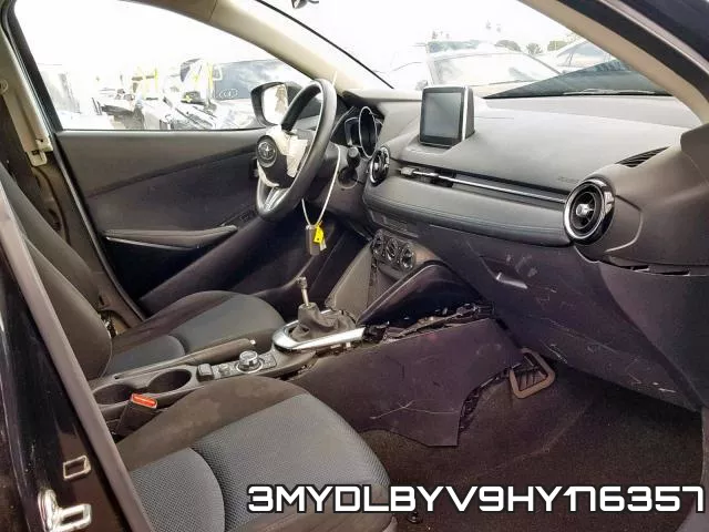 3MYDLBYV9HY176357_5.webp