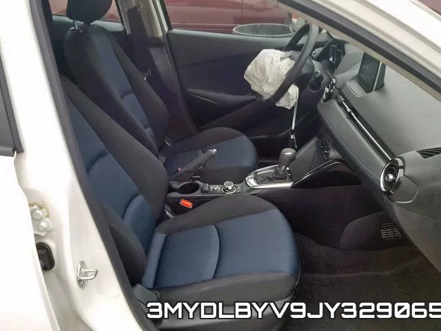 3MYDLBYV9JY329065_5.webp