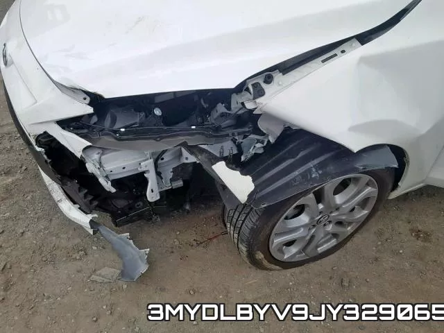 3MYDLBYV9JY329065_9.webp