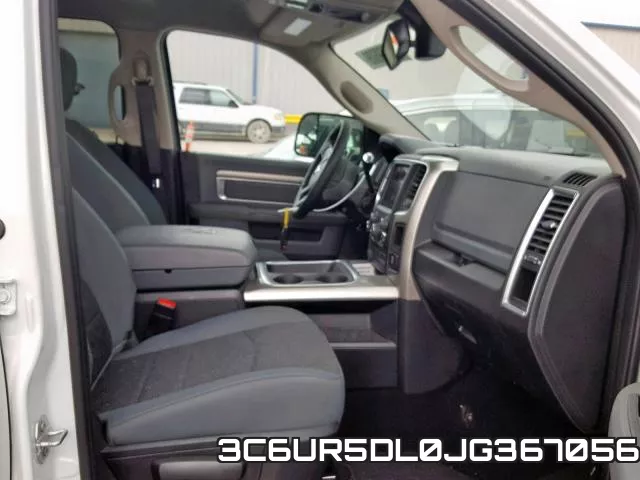 3C6UR5DL0JG367056_5.webp