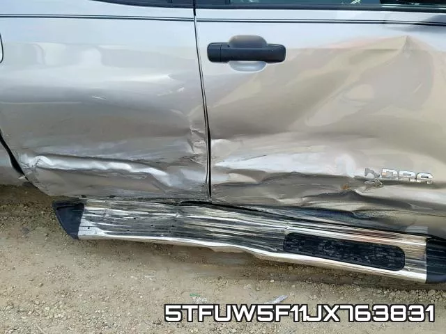 5TFUW5F11JX763831_9.webp
