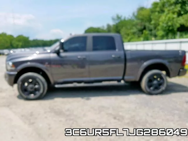 3C6UR5FL7JG286049_9.webp