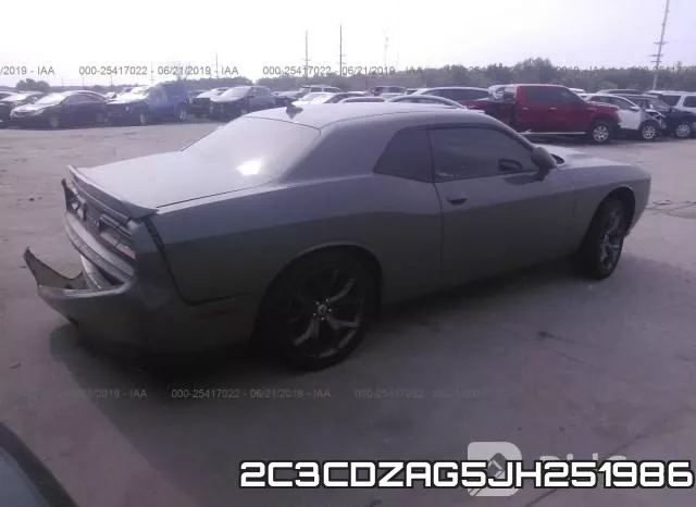 2C3CDZAG5JH251986_4.webp