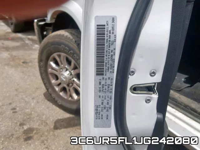 3C6UR5FL1JG242080_10.webp