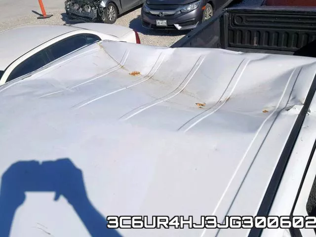3C6UR4HJ3JG300602_9.webp