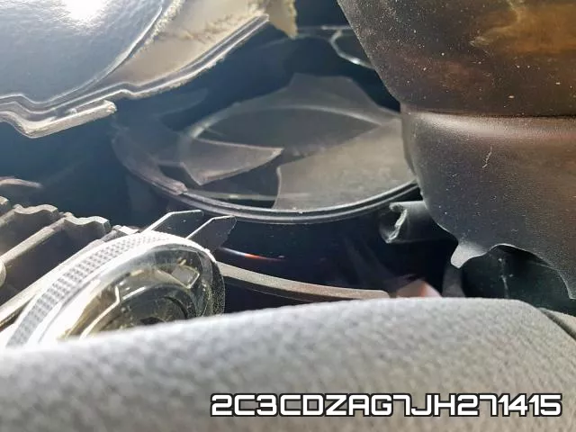 2C3CDZAG7JH271415_8.webp