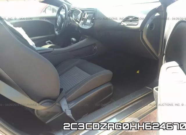 2C3CDZAG0HH624670_5.webp