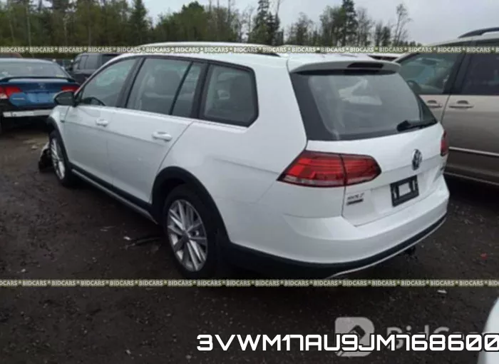 3VWM17AU9JM768600_3.webp