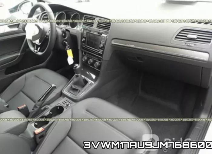 3VWM17AU9JM768600_5.webp