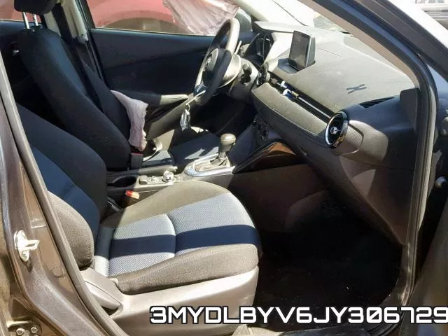 3MYDLBYV6JY306729_5.webp