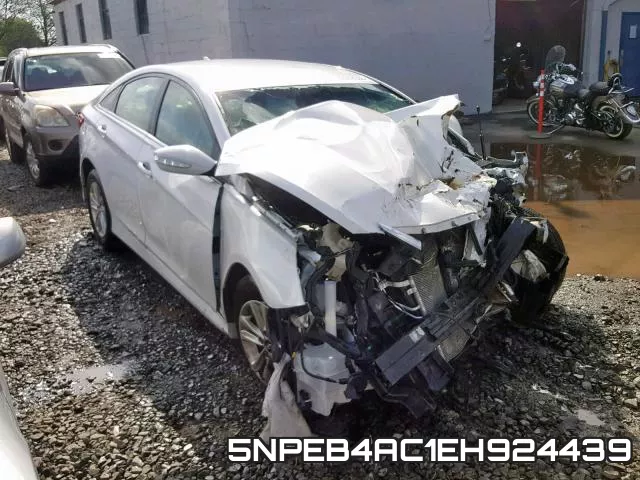 5NPEB4AC1EH924439