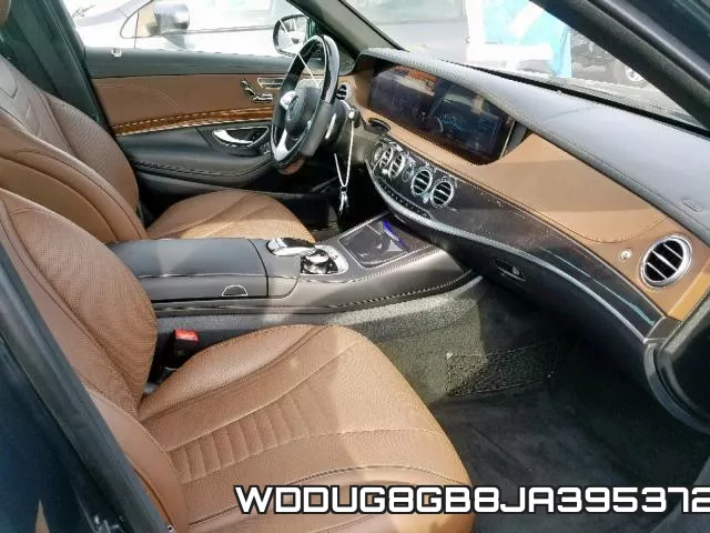 WDDUG8GB8JA395372