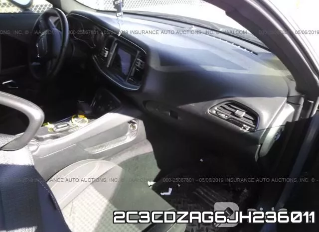 2C3CDZAG6JH236011_5.webp