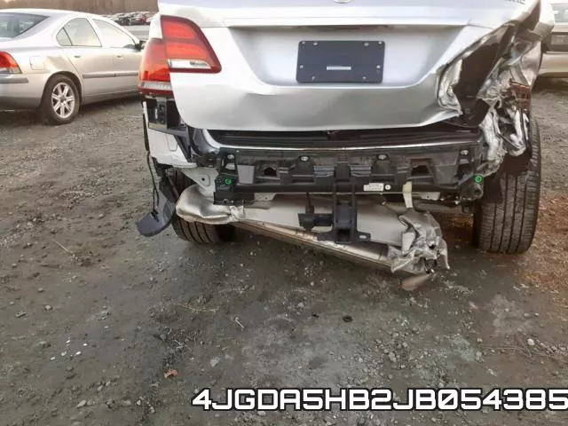 4JGDA5HB2JB054385_9.webp