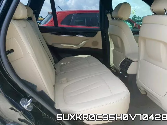 5UXKR0C35H0V70428_6.webp