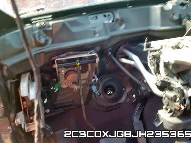 2C3CDXJG8JH235365_8.webp