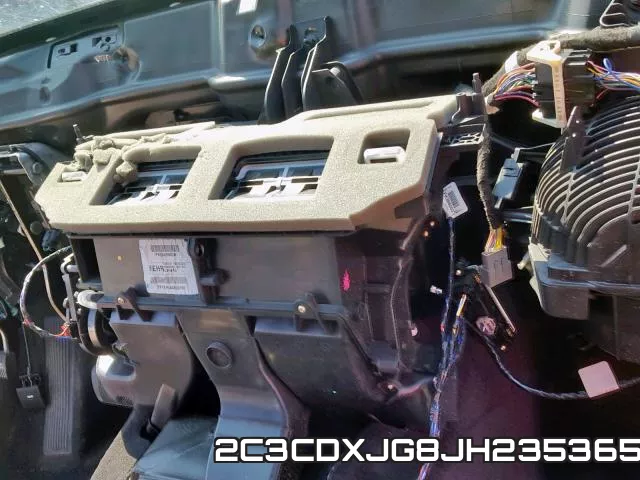 2C3CDXJG8JH235365_9.webp