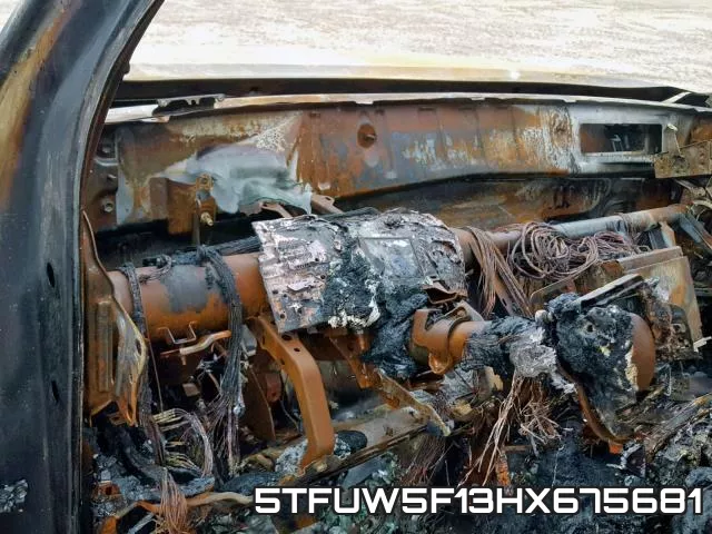 5TFUW5F13HX675681_8.webp