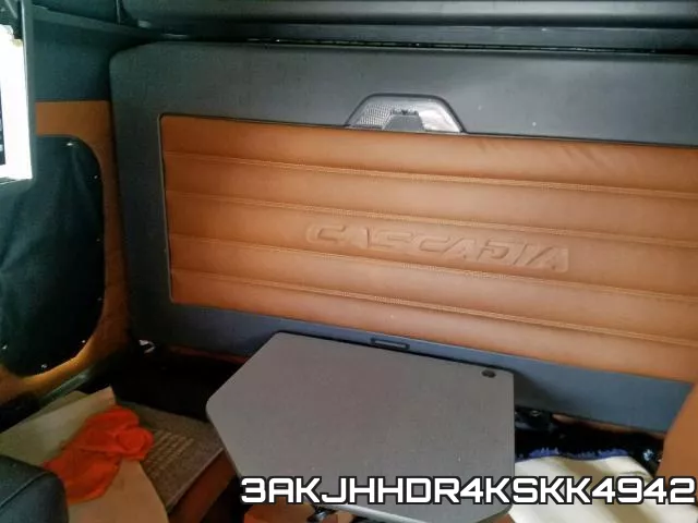 3AKJHHDR4KSKK4942_6.webp